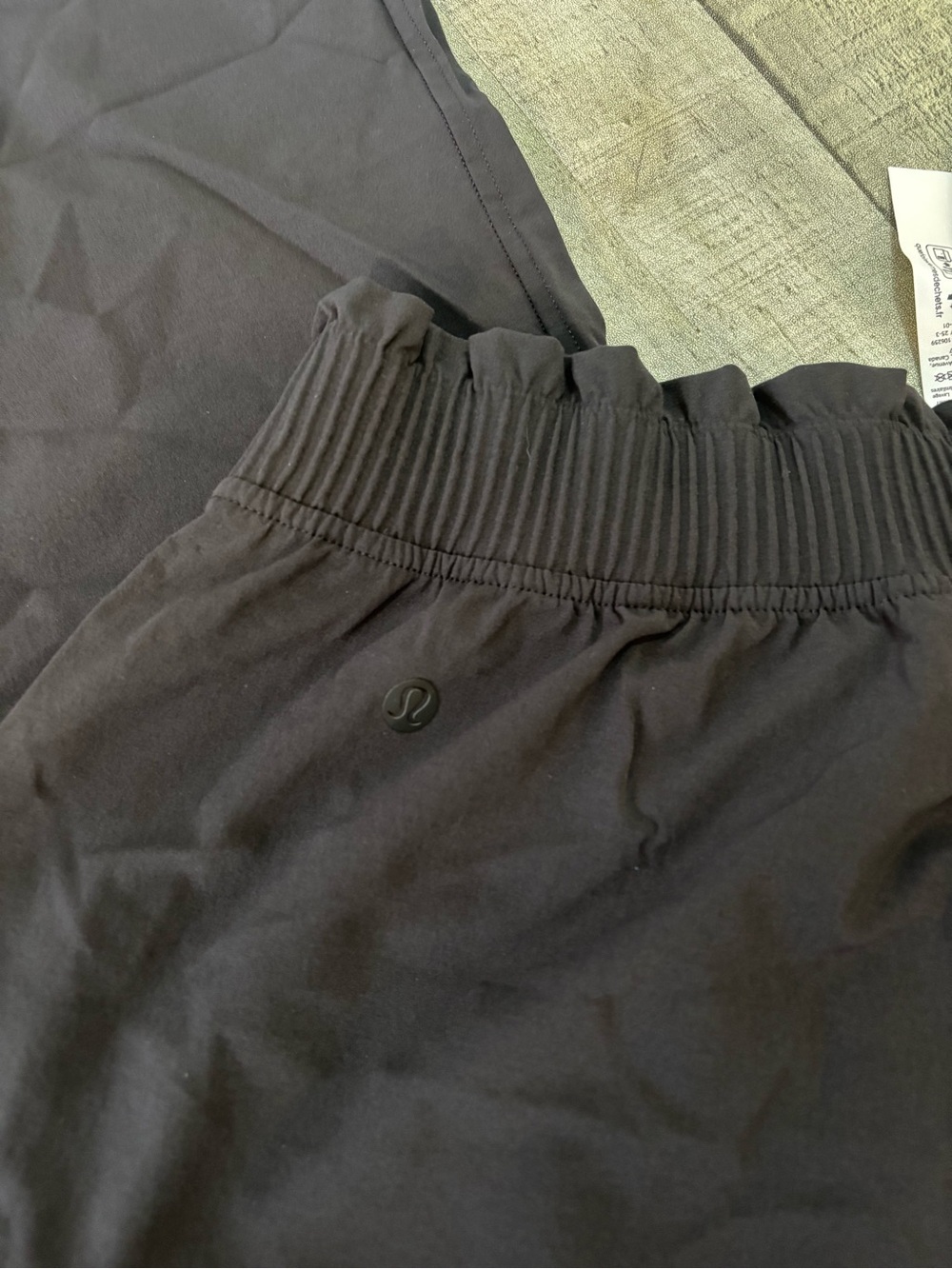 Lululemon Stretch Woven Ruffle Waist Wide-Leg Crop (set of 2) - Picture 5 of 14